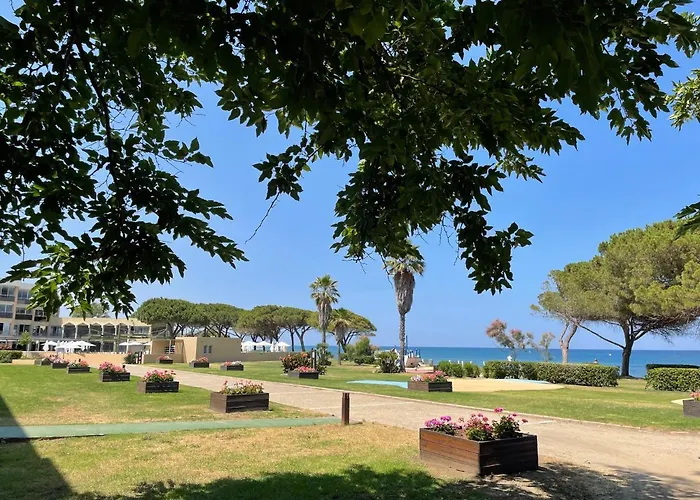 Le Village Des Isles